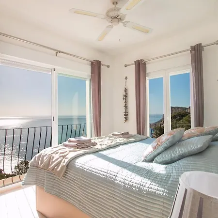 Abahana Villas Panoramic Views 빌라 베니타첼